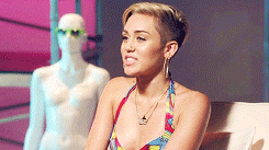 Miley Cyrus GIF. Artiesten Miley cyrus Gifs 2013 Ja Gelukkig Vieren Snl 