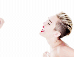 Miley Cyrus GIF. Artiesten Miley cyrus Roken Gifs Emas 2013 