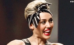 Miley Cyrus GIF. Muziek Artiesten Miley cyrus Gifs Cant we videoclip stoppen 
