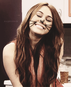 Artiesten The simpsons Miley cyrus Gifs Homer Simpson Funny or Die The Simpsons Movie Miley memes 