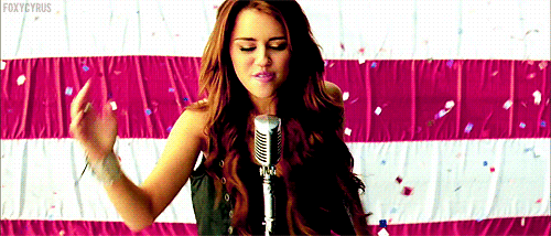 Artiesten Miley cyrus Gifs wrecking ball 