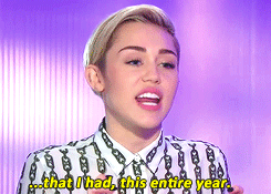Miley Cyrus GIF. Artiesten Miley cyrus Gifs 2013 Ja Gelukkig Vieren Snl 
