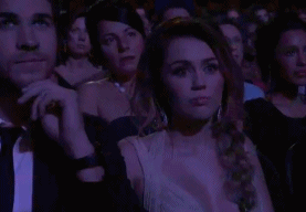 Miley Cyrus GIF. Muziek Artiesten Miley cyrus Tv Ruimte Gifs 2013 Katje Ama American music awards Abc 