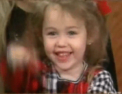 Miley Cyrus GIF. Artiesten Miley cyrus Gifs Wrecking ball 