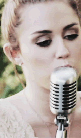 Miley Cyrus GIF. Bang Artiesten Miley cyrus Gifs Geschokt Beschaamd Verlegen Bekentenis 