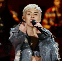 Miley Cyrus GIF. Artiesten Miley cyrus Snor Gifs 
