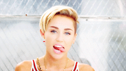 Miley Cyrus GIF. Artiesten Miley cyrus Gifs Perfect Mooi Miley Miley ray cyrus 