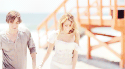 Miley Cyrus GIF. Artiesten Miley cyrus Gifs Thumbs up 