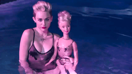 Artiesten Miley cyrus Gifs wrecking ball 