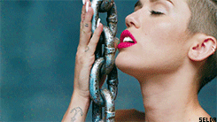 Miley Cyrus GIF. Artiesten Miley cyrus Gifs Likken Vmas Vma 2013 