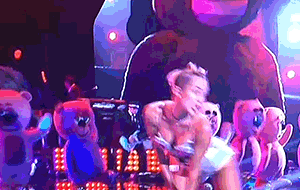 Miley Cyrus GIF. Artiesten Miley cyrus Gifs 2013 Snl 