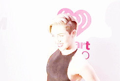 Miley Cyrus GIF. Beroemdheden Artiesten Miley cyrus Gifs Geschokt 