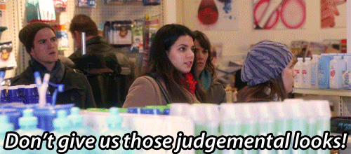 Mindy Kaling GIF. Gifs Filmsterren Mindy kaling The office Kelly kapoor 