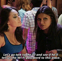 Mindy Kaling GIF. Gifs Filmsterren Mindy kaling The office Kelly kapoor Craig robinson Het kantoor s 