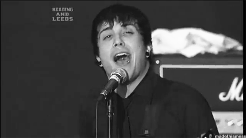 Artiesten My chemical romance Gifs gerard manier frank iero mikey manier ray toro 