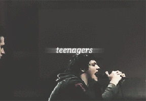 My Chemical Romance GIF. Artiesten My chemical romance Helena Gifs Frank iero 