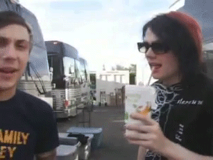 Artiesten My chemical romance Gifs frank iero NME 