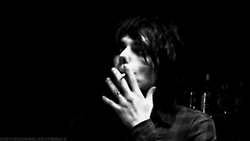 My Chemical Romance GIF. Artiesten My chemical romance Gifs Mikey manier 