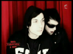 My Chemical Romance GIF. Artiesten My chemical romance Gifs Gerard manier Mcr 