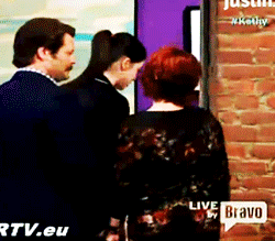 Nick Offerman GIF. Tv Gifs Filmsterren Nick offerman Hongerig Het eten Ijsje Ron swanson Parks and recreation 