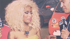 Nicki Minaj GIF. Muziek Artiesten Gifs Nicki minaj Knal Mode &amp;amp; beauty Starships 
