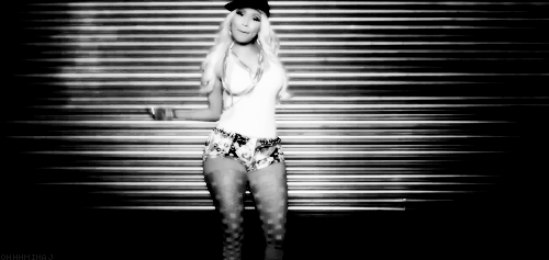 Artiesten Gifs Nicki minaj nas gelijk aan mijn zijde 