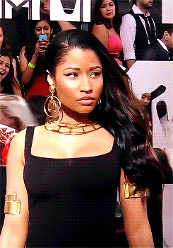 Artiesten Mode Gifs Nicki minaj glimlach spikes 