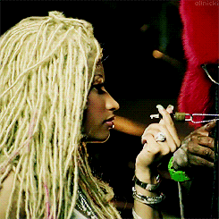 Nicki Minaj GIF. Artiesten Tv Gifs Nicki minaj Ge&euml;rgerd American idol 