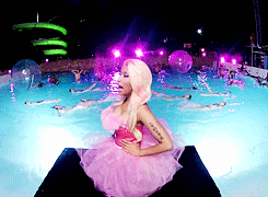 Nicki Minaj GIF. Muziek Artiesten Gifs Nicki minaj Knal Stupid hoe Roman reloaded 