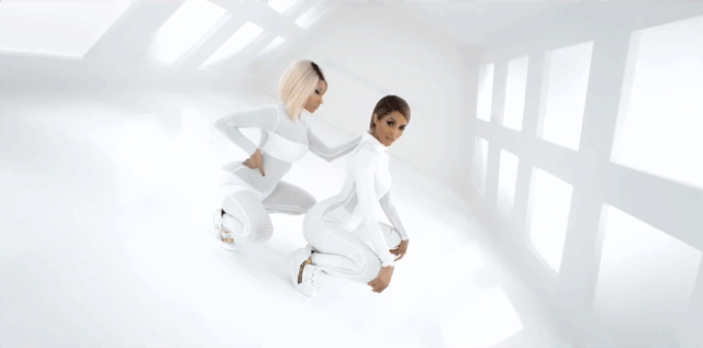 Artiesten Gifs Nicki minaj buit nas gelijk aan mijn zijde 