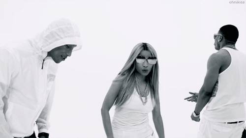 Artiesten Gifs Nicki minaj starships YMCMB nicki minaj Onika Maraj queennickiminaj 