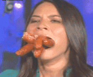 Taylor Swift GIF. Artiesten Taylor swift Omhelzing Gifs Filmsterren Olivia munn Onhandig Zwart en wit 