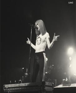 Paramore GIF. Artiesten Paramore Gifs Jeremy davis 