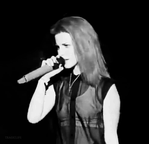Artiesten Paramore Gifs zwart en wit 