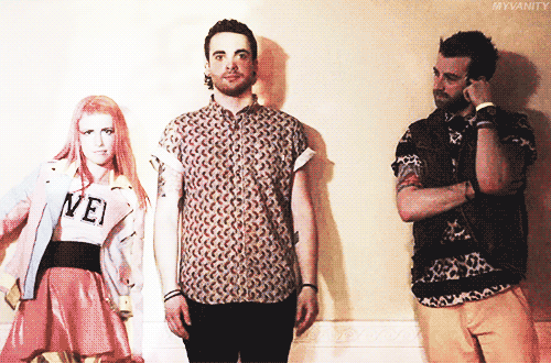 Artiesten Paramore Gifs muziekvideo still into you 