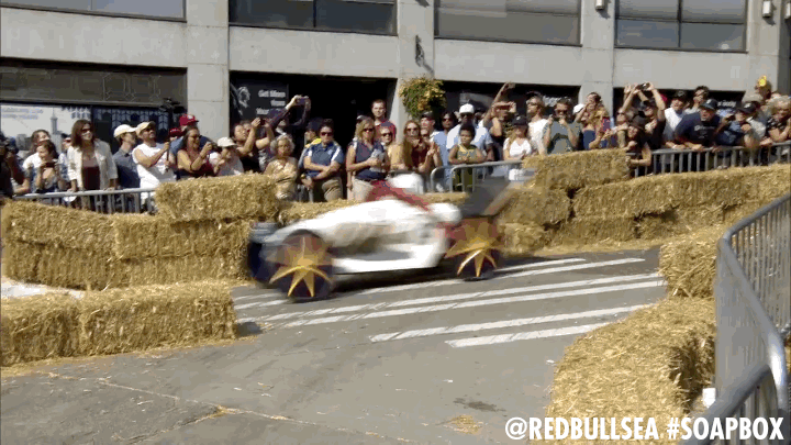 Eten en drinken Kat Gifs Red bull springen poesje felix baumgartner Red Bull Stratos 