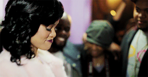 Artiesten Rihanna Gifs lachend concert 