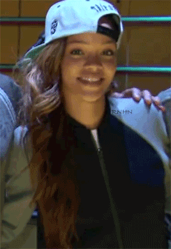 Artiesten Rihanna Gifs  woest 
