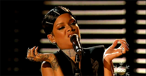 Artiesten Rihanna Gifs amas2013 
