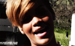 Rihanna GIF. Artiesten Rihanna Gifs  Houding Staren Woest 