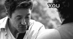 Robert Downey Jr GIF. Gifs Filmsterren Robert downey jr Mtv movie awards Neem een â€‹â€‹knie 