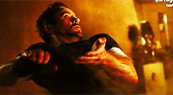 Robert Downey Jr GIF. Sherlock holmes Gifs Filmsterren Jude law Robert downey jr Onhandig 