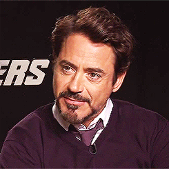 Robert Downey Jr GIF. Gifs Filmsterren Robert downey jr Glimlachen Waarnemend Luisteren 
