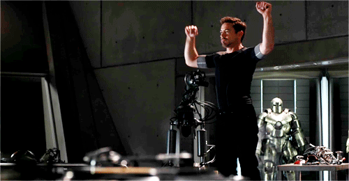 Robert Downey Jr GIF. Gifs Filmsterren Robert downey jr Mtv movie awards Neem een â€‹â€‹knie 