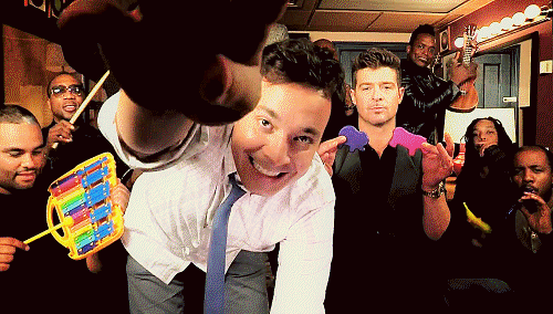 Beroemdheden Artiesten Sexy Gifs Robin thicke blurred lines 