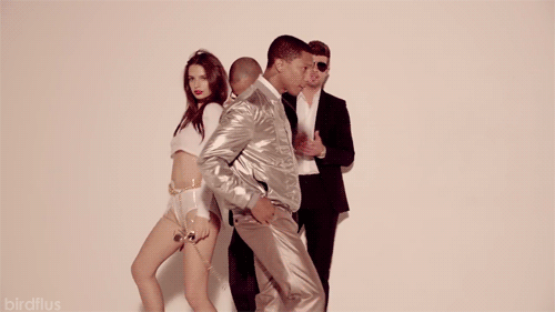 Artiesten Gifs Robin thicke pharrell blurred lines Emily Ratajkowski 
