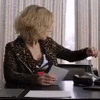 Scarlett Johansson GIF. Gifs Filmsterren Scarlett johansson Strutting Zwarte weduwe 