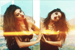 Selena Gomez GIF. Artiesten Selena gomez Gifs Glimlach 
