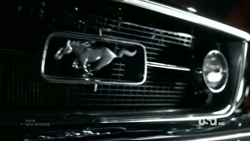 Suits GIF. Films en series Gifs Suits Harvey specter Levensstijl Mustang 