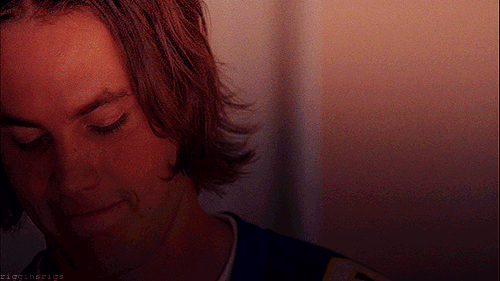 Taylor Kitsch GIF. Gifs Filmsterren Taylor kitsch Vinger guns Vermoord me 